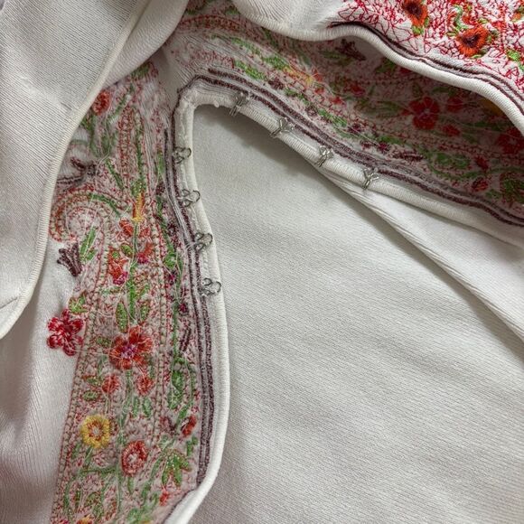 Joseph A. White Colorful Floral Embroidered Sleeveless Top Women's M - Picture 6 of 8